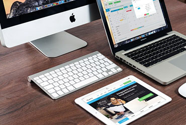 للمعاهد apple laptop notebook